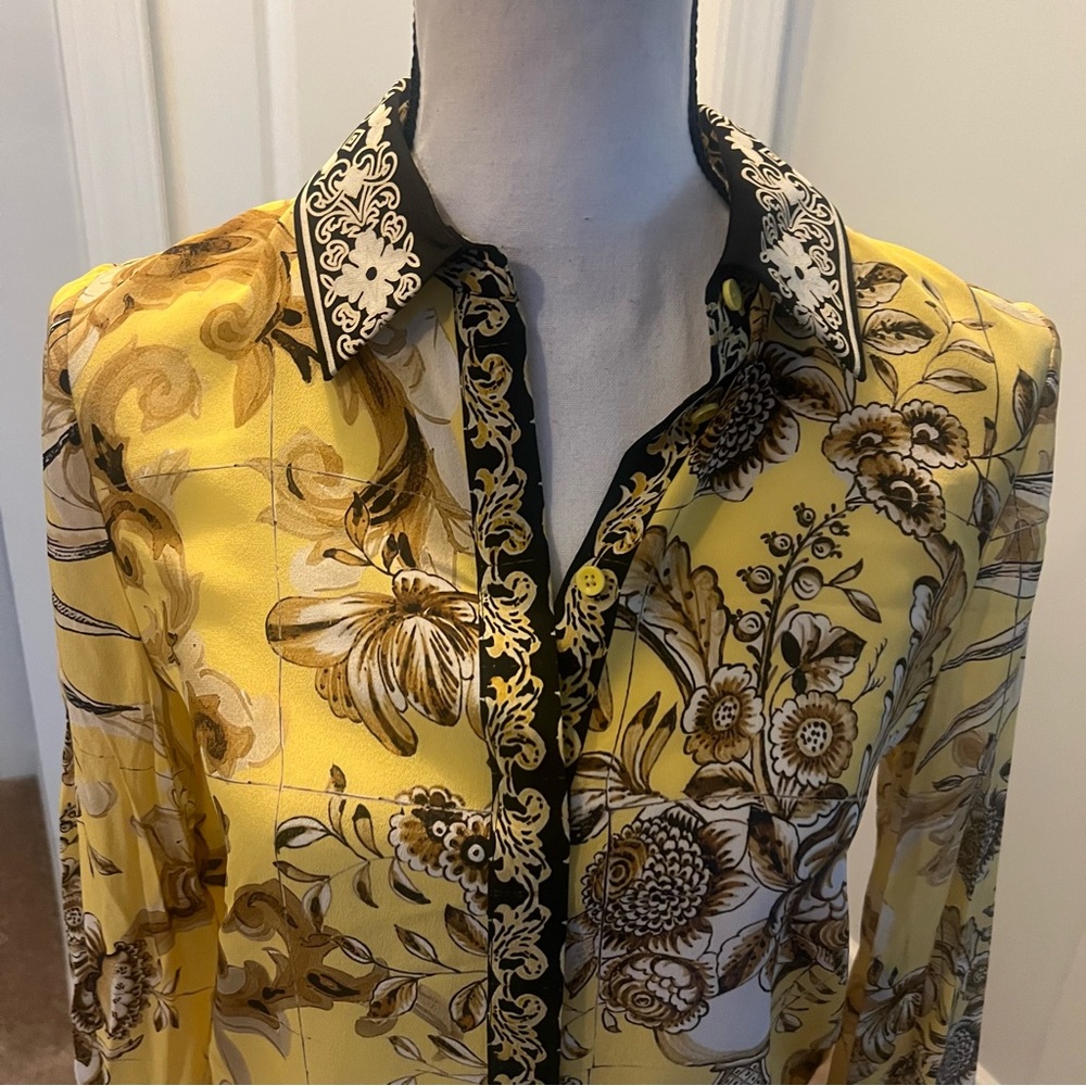 WILLA BLOUSON TIE SLEEVE TOP
Alicia and Olivia nwt xs - Picture 5 of 11